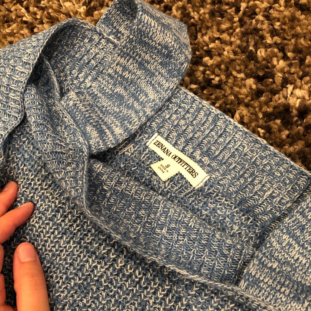 Amazing Lace Sweater - Picture 6 of 6